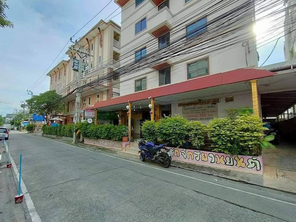 Md Rose Apartment Bangkok Exterior photo